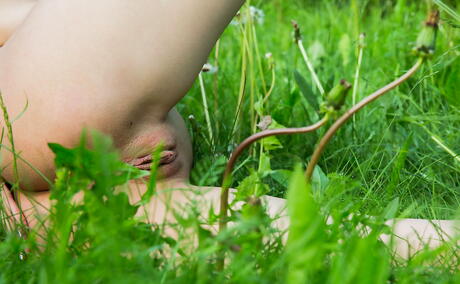 Excellent dark hair hottie Zelda B in nasty foot fetish outside